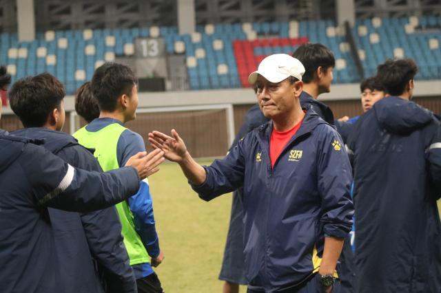 完美电竞官方网站-83国青主帅支招05国青：放开去踢！别丢掉自信