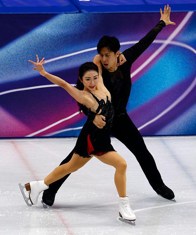 完美电竞官网-团体赛出现失误，隋文静哭着说“对不起”